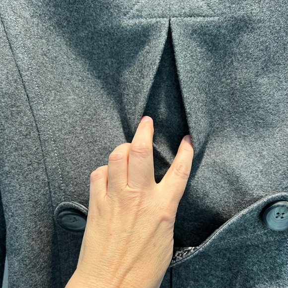 Vintage-style Banana Republic dbl breasted gray wool coat. Like-new fully lined - Picture 7 of 16